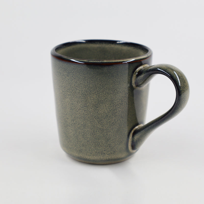 Taza gris azul musgoso